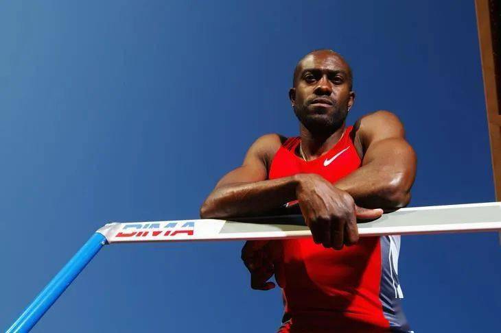 刘翔的老对手阿兰约翰逊50岁啦他有一项纪录无人能及