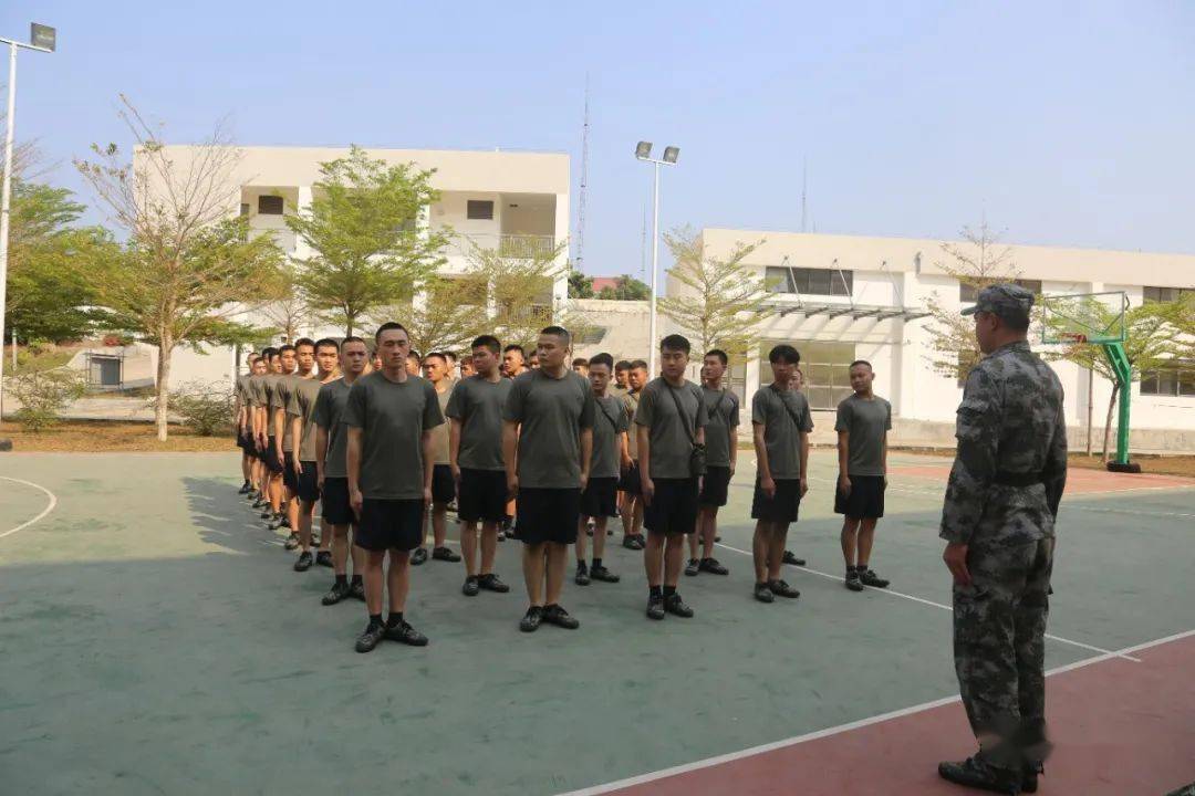 各国适役人口_各国国旗(2)