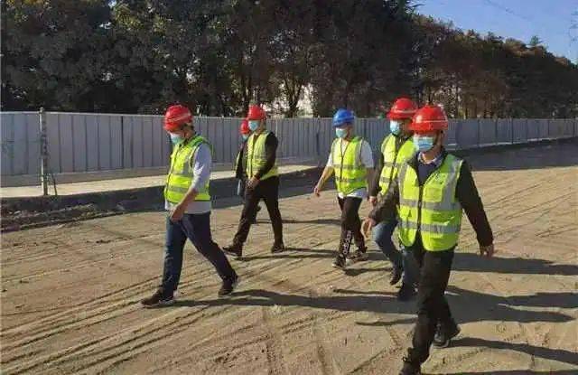 戴南gdp_中国gdp增长图(3)