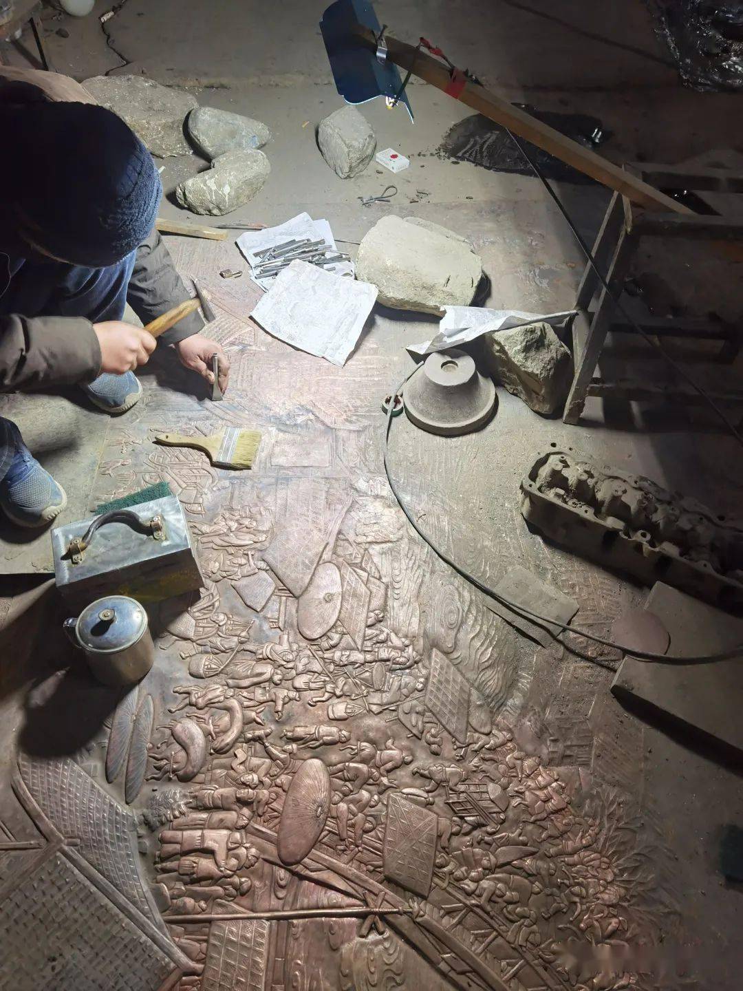 锻铜浮雕紫铜浮雕画清明上河图挂好了实拍照片来了惠风堂铜雕艺术