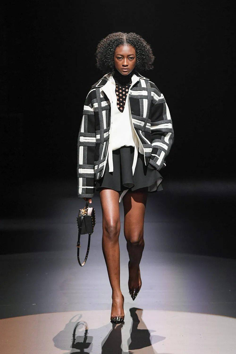 浪漫不死valentino的朋克精神卷土重来