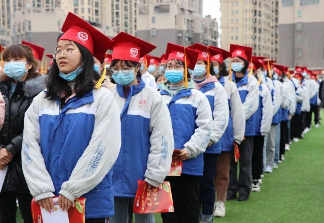 十八而志战百日静待六月展锋芒莲塘一中2021届青荷启德成人典礼暨高考