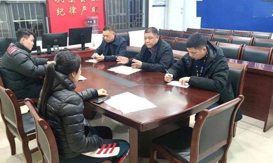 靠前指挥,并指示分局值班领导曾伟东副局长立即启动合成作战机制,从