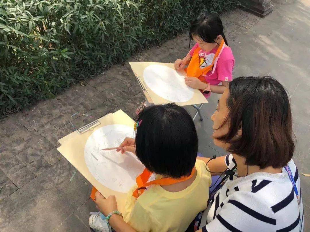 周末和同学去哪里 d09f25336921407cb5d0370ebd48bc9f.jpeg