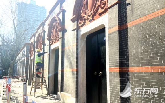 中共一大会址修缮进入最后阶段 石库门 换门了 木地板