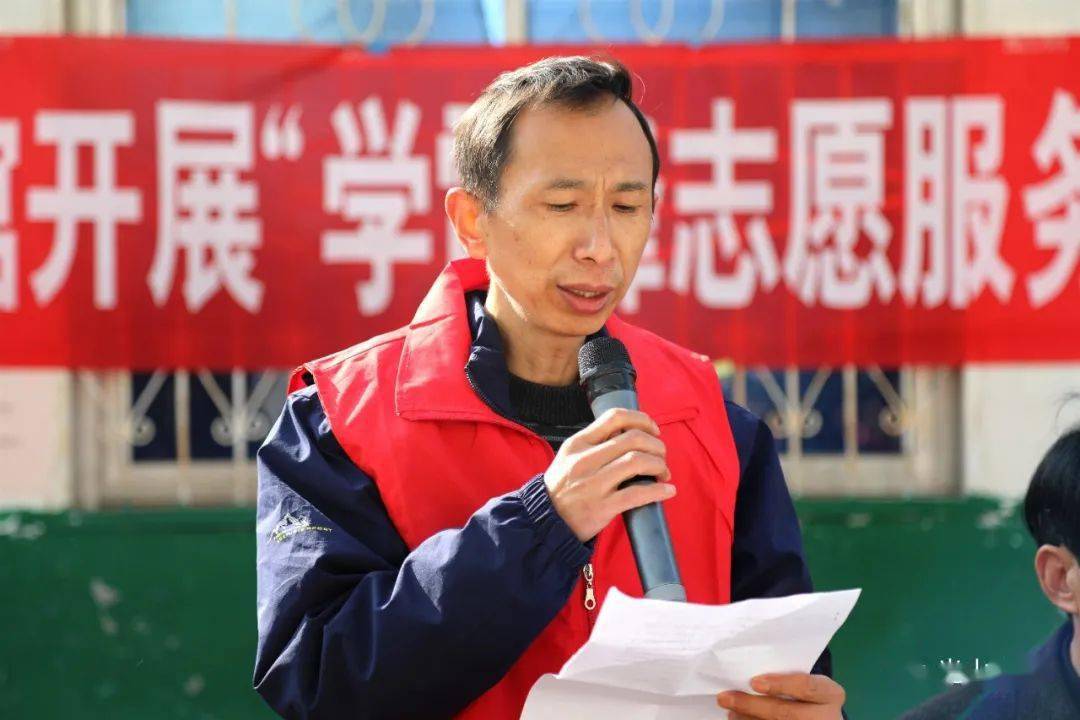 光山这里《雷锋的故事》随流动图书车进校园_活动