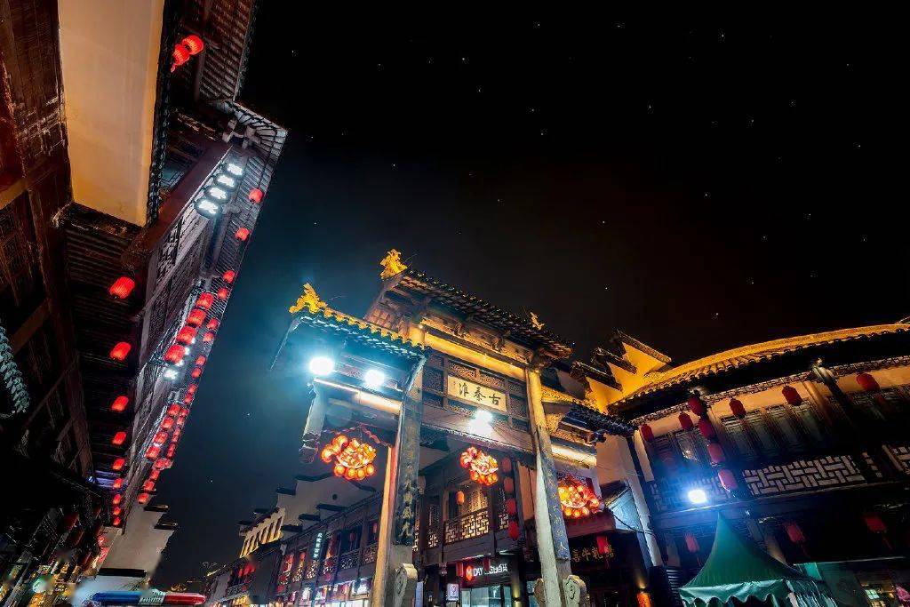 全国人均gdp十强城市_夜晚城市图片