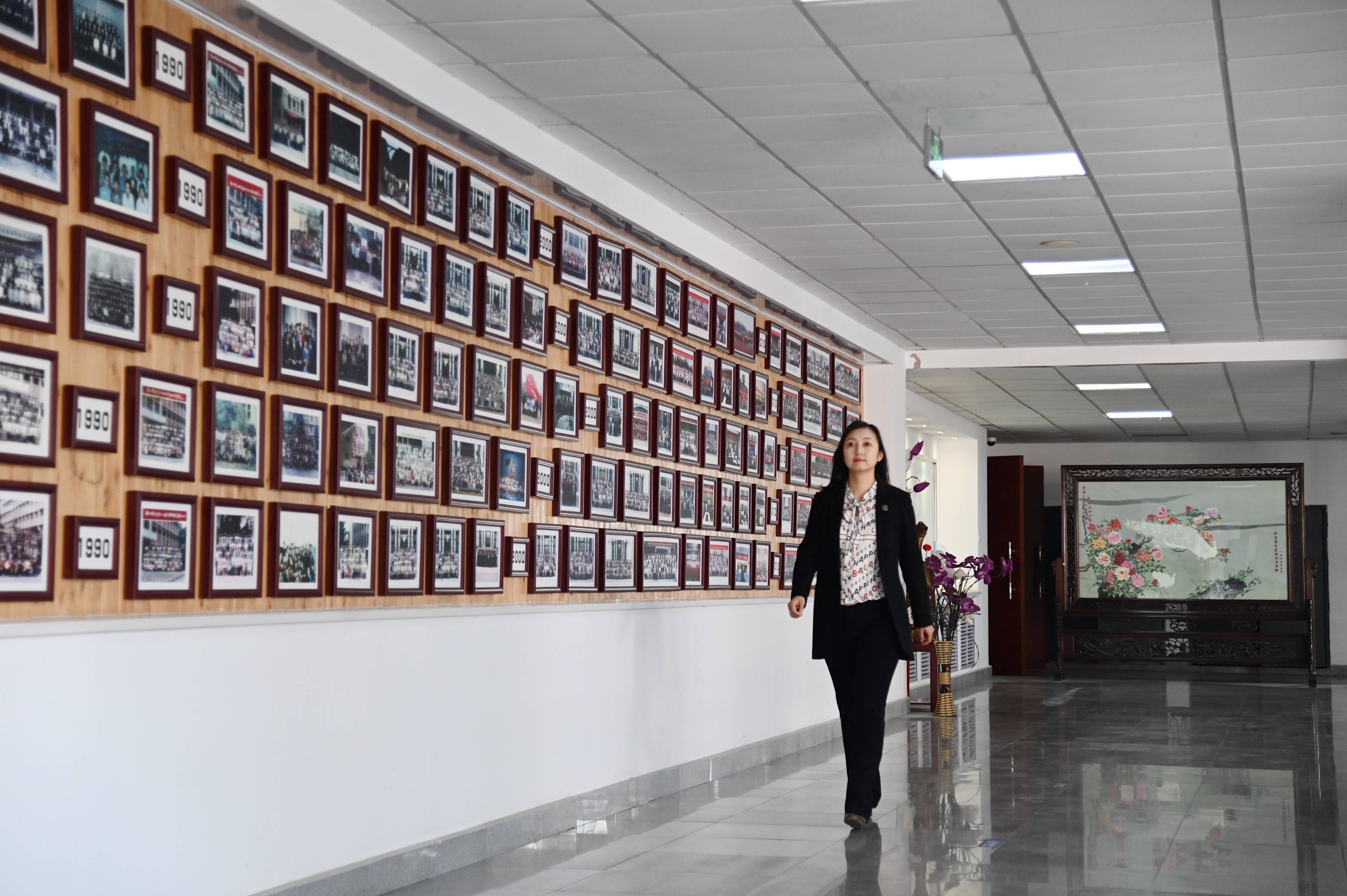 智慧城市背后的"神机妙算"梁静走在郑州大学电气工程学院办公楼内(3月
