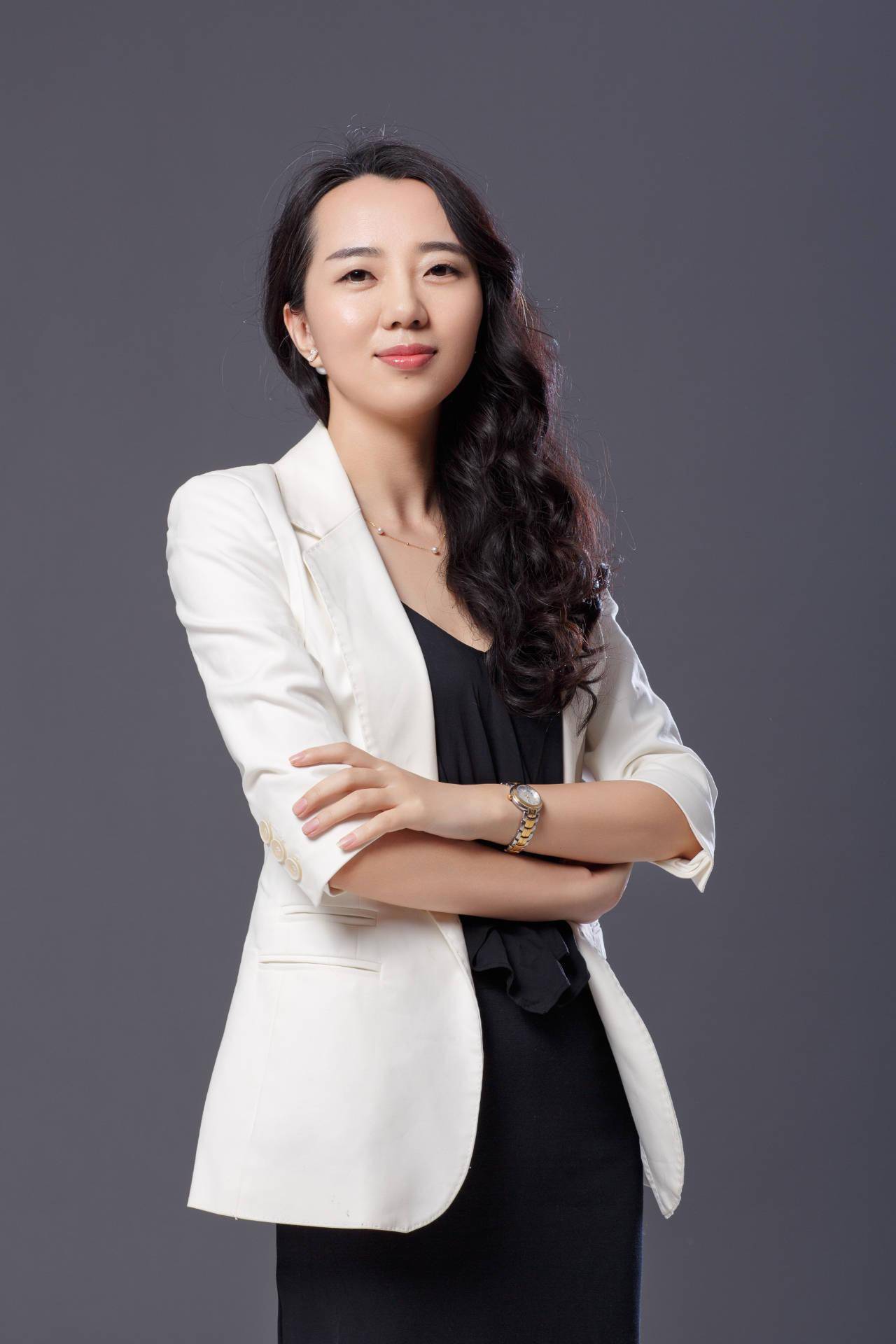 华创证券首席经济学家牛播坤女性更能捕捉有效信息她访谈