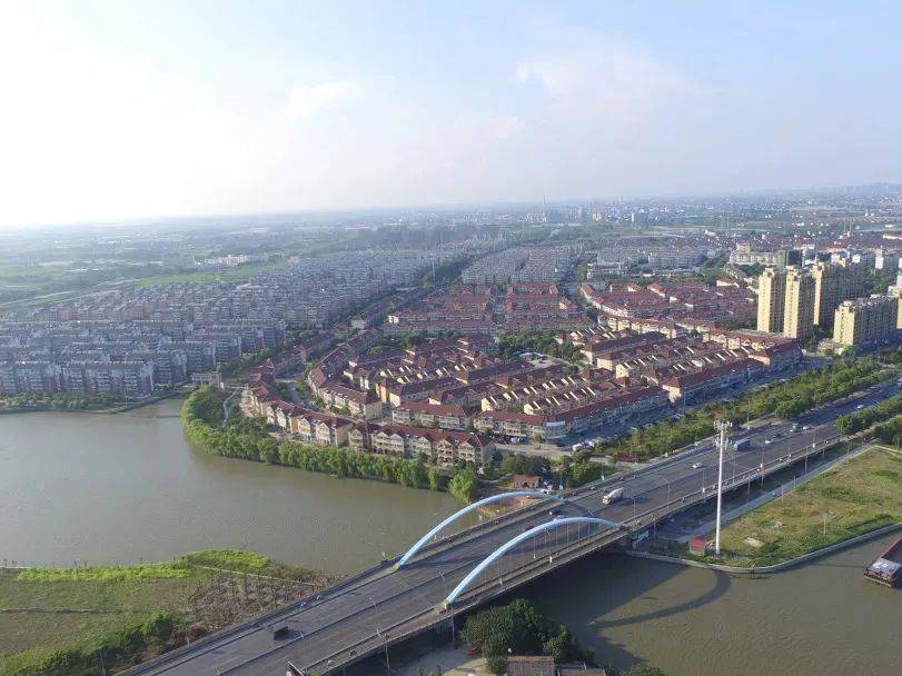 《嘉兴日报》点赞嘉兴科技城(大桥镇)打开乡村振兴"新天地"_整治