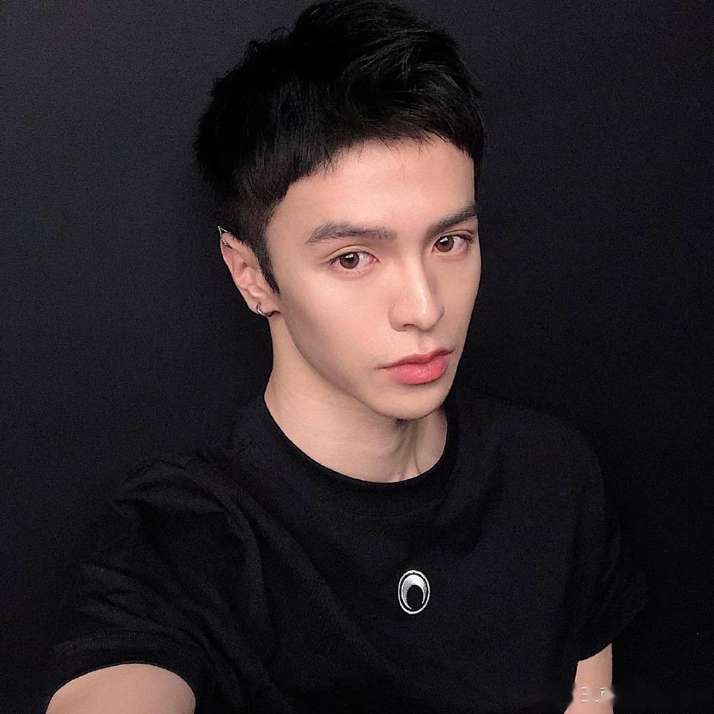 青3王南钧是星二代参加过快男和创4的力丸米卡还是朋友