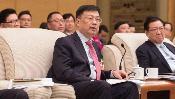 文:王闲乐 曹飞 邬林桦今晚,上海代表团在驻地举行视频"云采访"活动