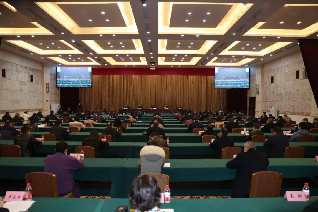市人大常委会副主任,市委组织部常务副部长余志坚同志宣布省委,市委