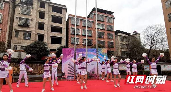 邵阳市第十三中学开展"尽孝道,知感恩,健康行"活动