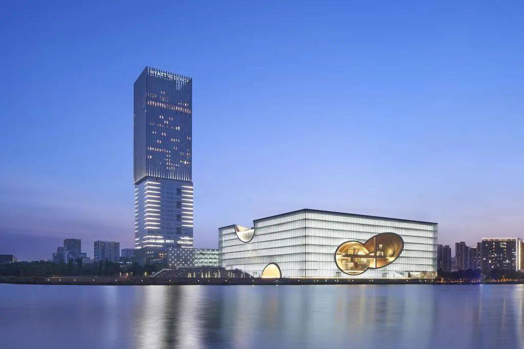 租吸氧机怎么收费¥699起睡云端凯悦酒店，打卡上海最美图书馆&网红剧院！_https://www.jmylbn.com_新闻资讯_第19张