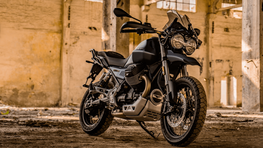 摩托古兹发布哑光蓝v85tt拉力._搜狐汽车_搜狐网