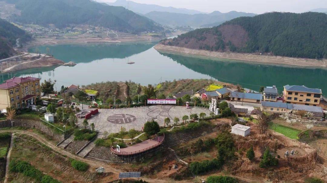 踏青赏花畅享水天一色这个女神节带她来青川白龙湖吧