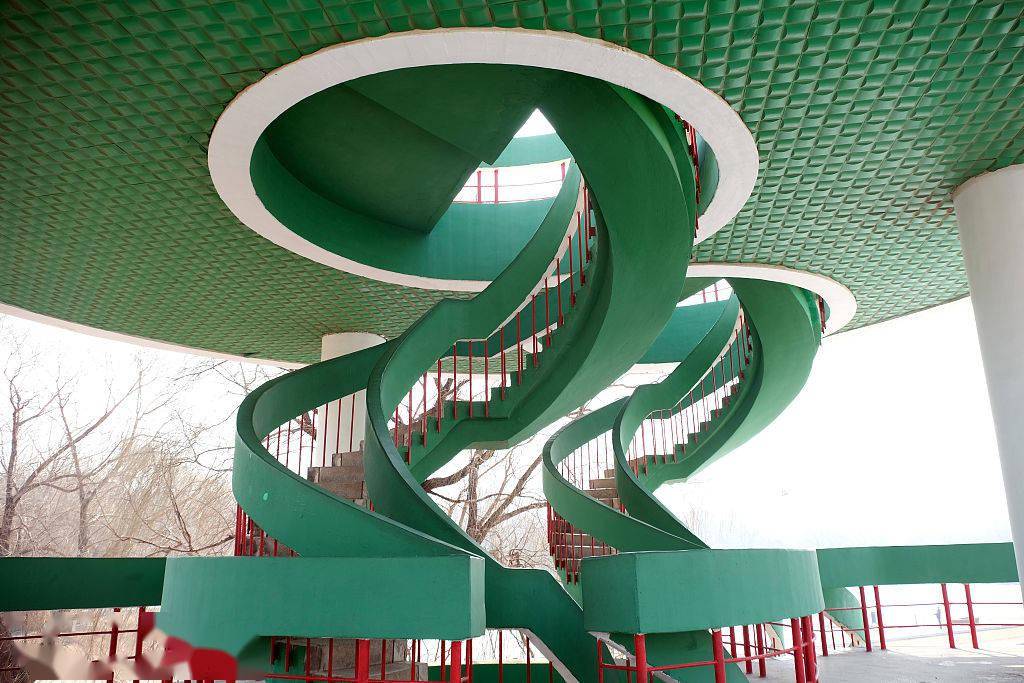 沈阳探访万柳塘公园网红旋转楼梯