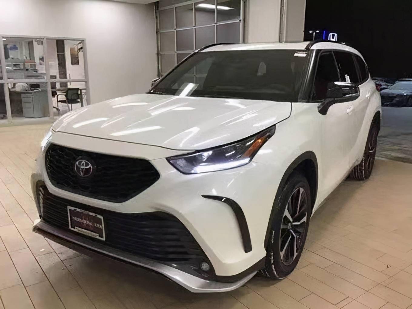 国产新款汉兰达开启路试25混动awd运动包围真帅气