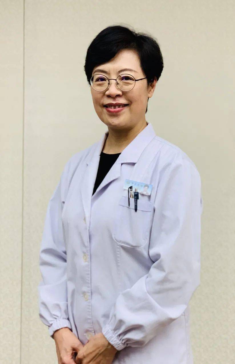 专家门诊时间:周二上午擅长:影像诊断与教学,尤其致力于乳腺影像诊断