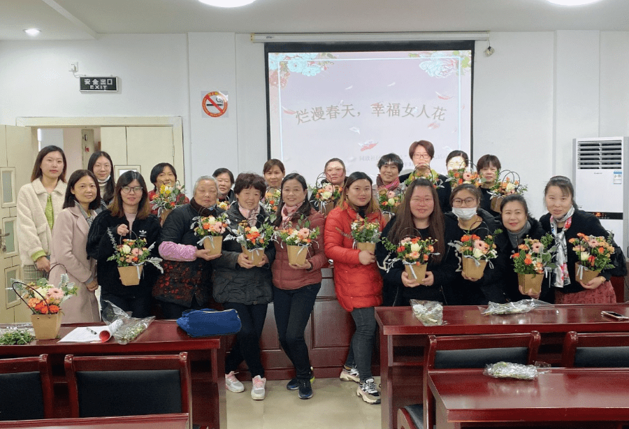 三八女神节,她们如此精彩!_插花