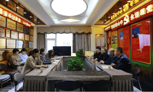 走访中,安卫平向张萍委员介绍了税务部门落实减税降费政策,开展"非