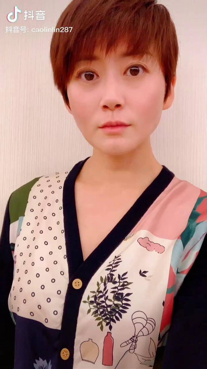 本溪的魏女士去年拿2万去银行存钱今年再取钱发现变1万了这事谁搞的鬼