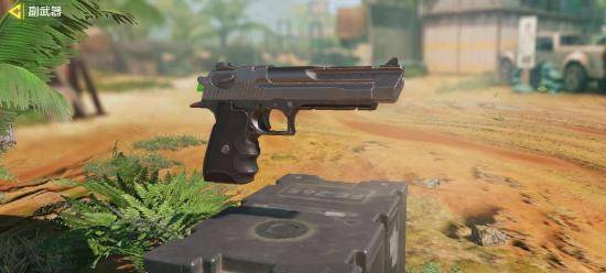 我们先从狙击枪说起,outlaw属于高机动型的左轮狙,打法上偏向于冲锋狙