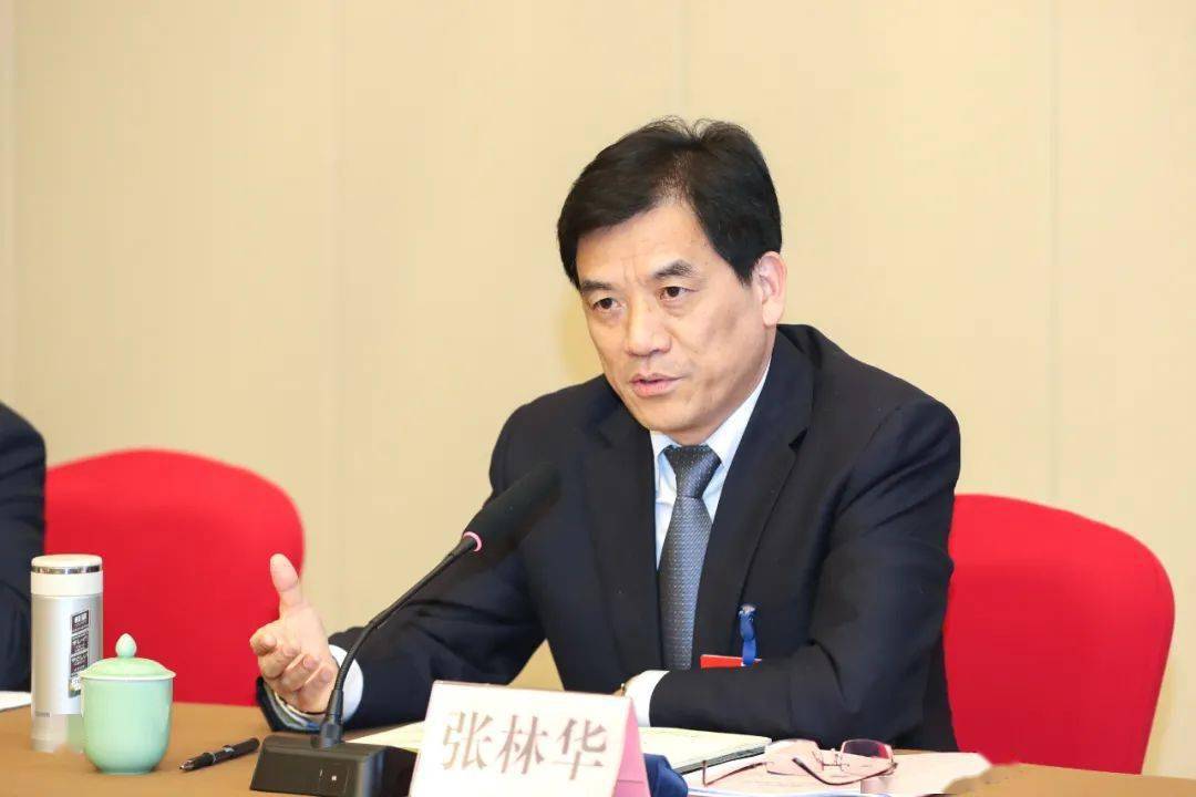 2021两会进行时政协委员分组讨论县九届政协常委会工作报告和提案工作