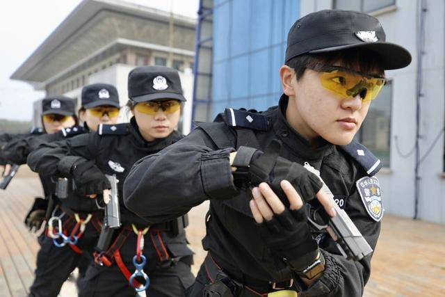 融媒先锋丨特警小姐姐真帅