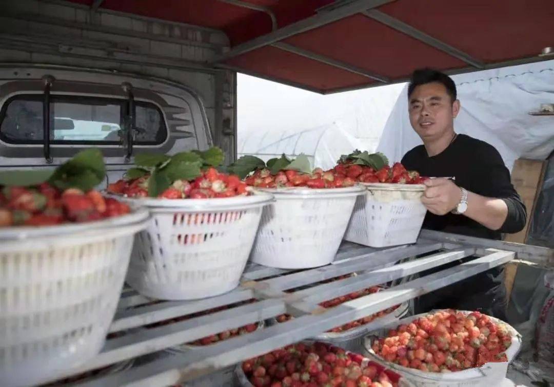 一年之计在于春,巢湖市夏阁镇种粮大户吴玉根,早早地把无人机送到维修