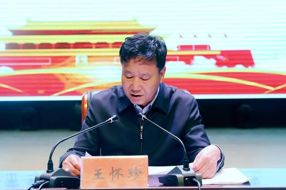 刘天波为全县政法干警作专题党课辅导