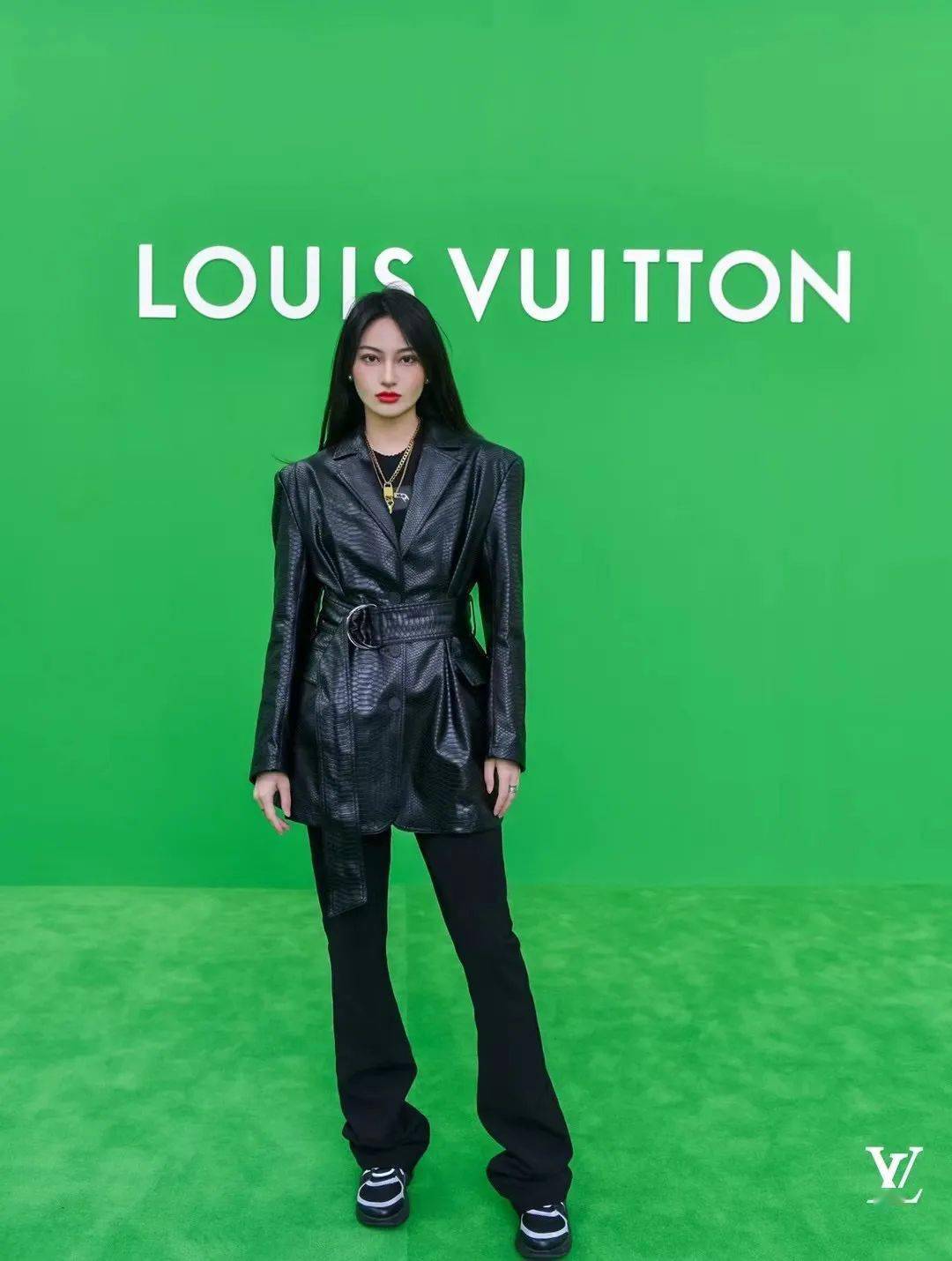 四位esee models惊艳亮相louis vuitton ss21大秀