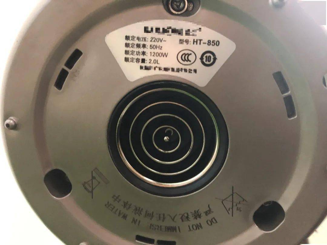 产品功能和指标都不符合国家统一标准,部分商品缺少3c标识,这样的家电