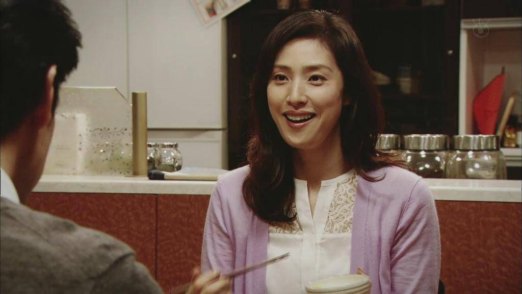 圣女的救济温文尔雅娴静端庄的好妻子戳痛人泪腺的凶手