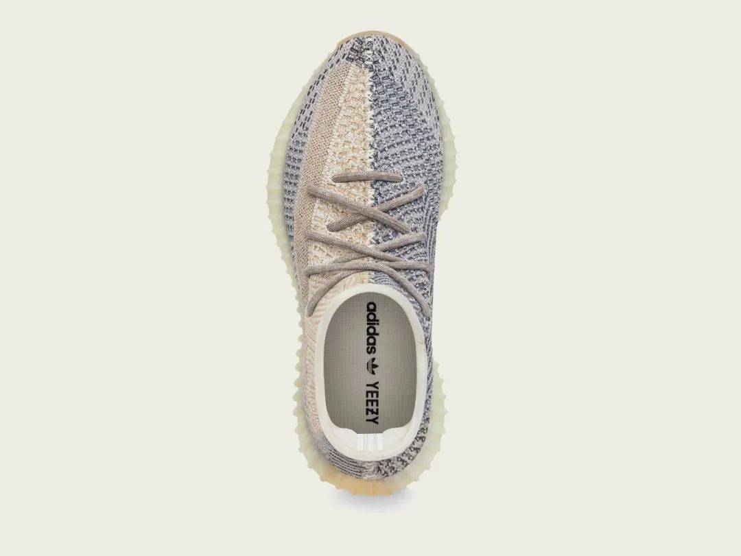 大底部分則與以往相同,雙色的 boost 緩震鞋底加持,實現 yeezy 350v2