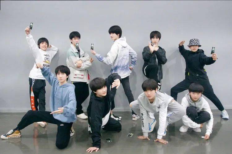 tf家族三代跳《青你》主题曲,不到一天速成,比节目选手跳得还好