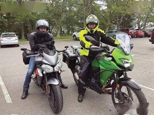 可以戴白色头盔吗 0903ffc8232346adb79c62ba268c206a.jpeg