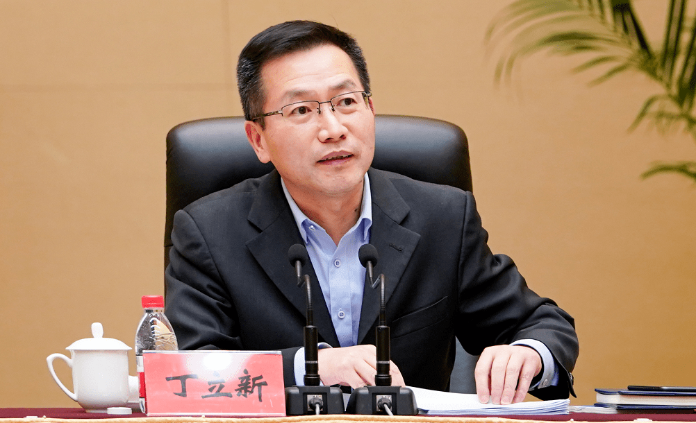 丁立新强调各功能区,各有关部门一定要坚持紧前不紧后,赶早不赶晚,铆