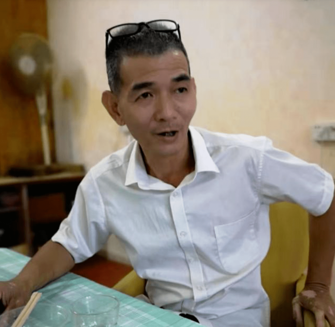 中国学霸留美去世单亲爸爸被骂惨全职带娃17年他该为儿子之死负责吗