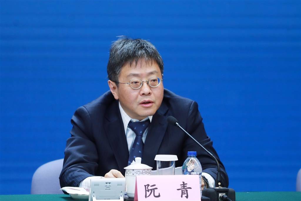 发布会现场阮青表示,公共服务对完善城市功能,吸引人才安居乐业具有