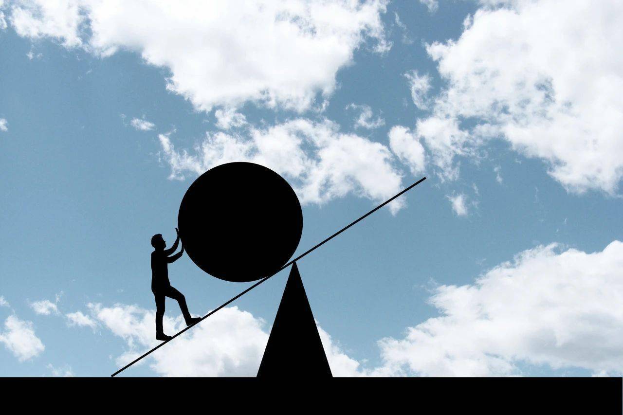 朗姿股份向实控人借款扩张 服装主营业务下滑成