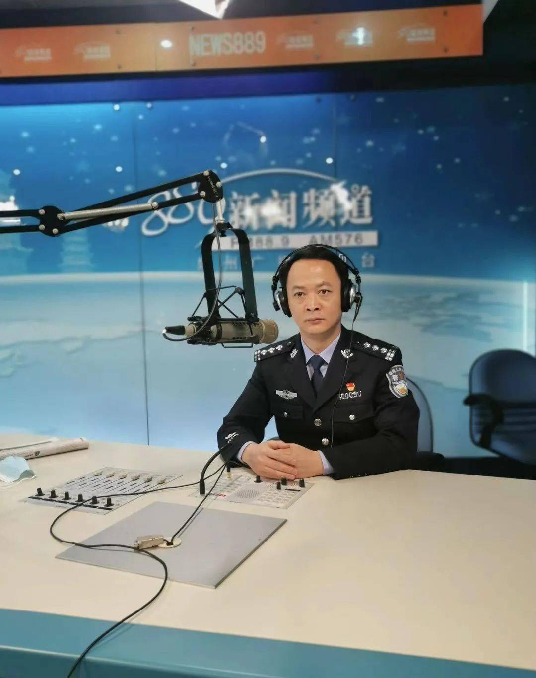 3月18日上午,泉州市公安局户政管理支队支队长黄哲带领相关科室负责人