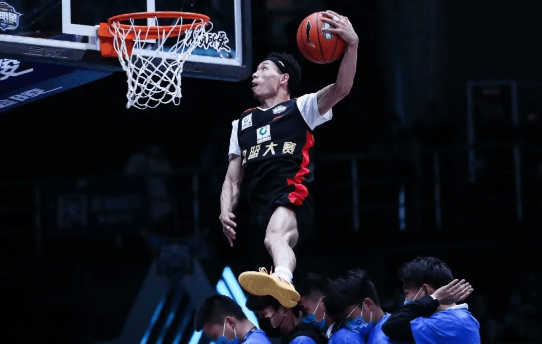 张镇麟一分险胜陈登星加冕cba扣篮王