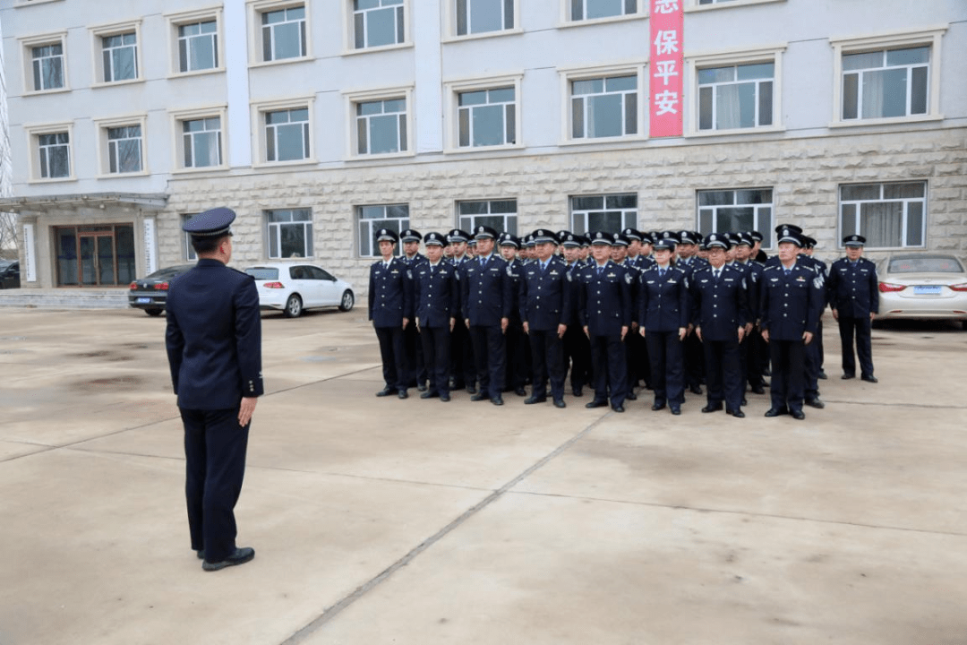 高度戒备监狱02为科学合理地安排好训练内容,东部分局结合民警年龄