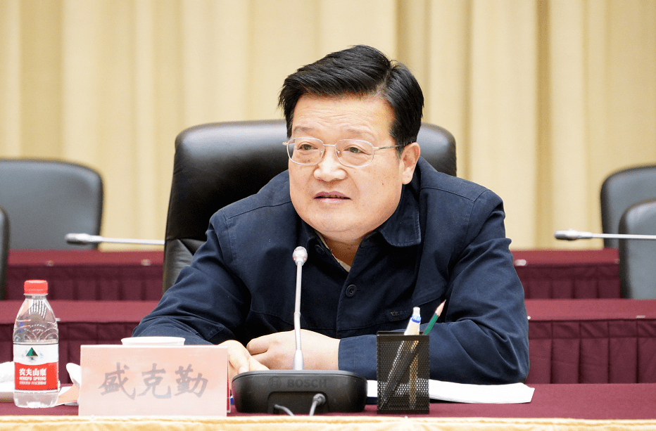 教育整顿的高度重视盛克勤充分肯定了苏州市委常委,政法委书记徐美健