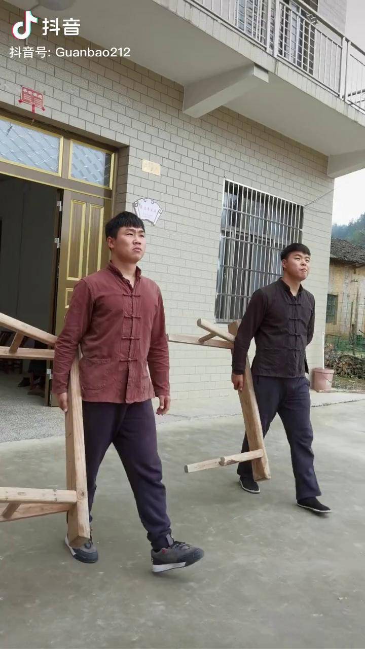 老爸被吓得不轻关宝正能量喜剧关宝他爸诸葛大侠关宝团队