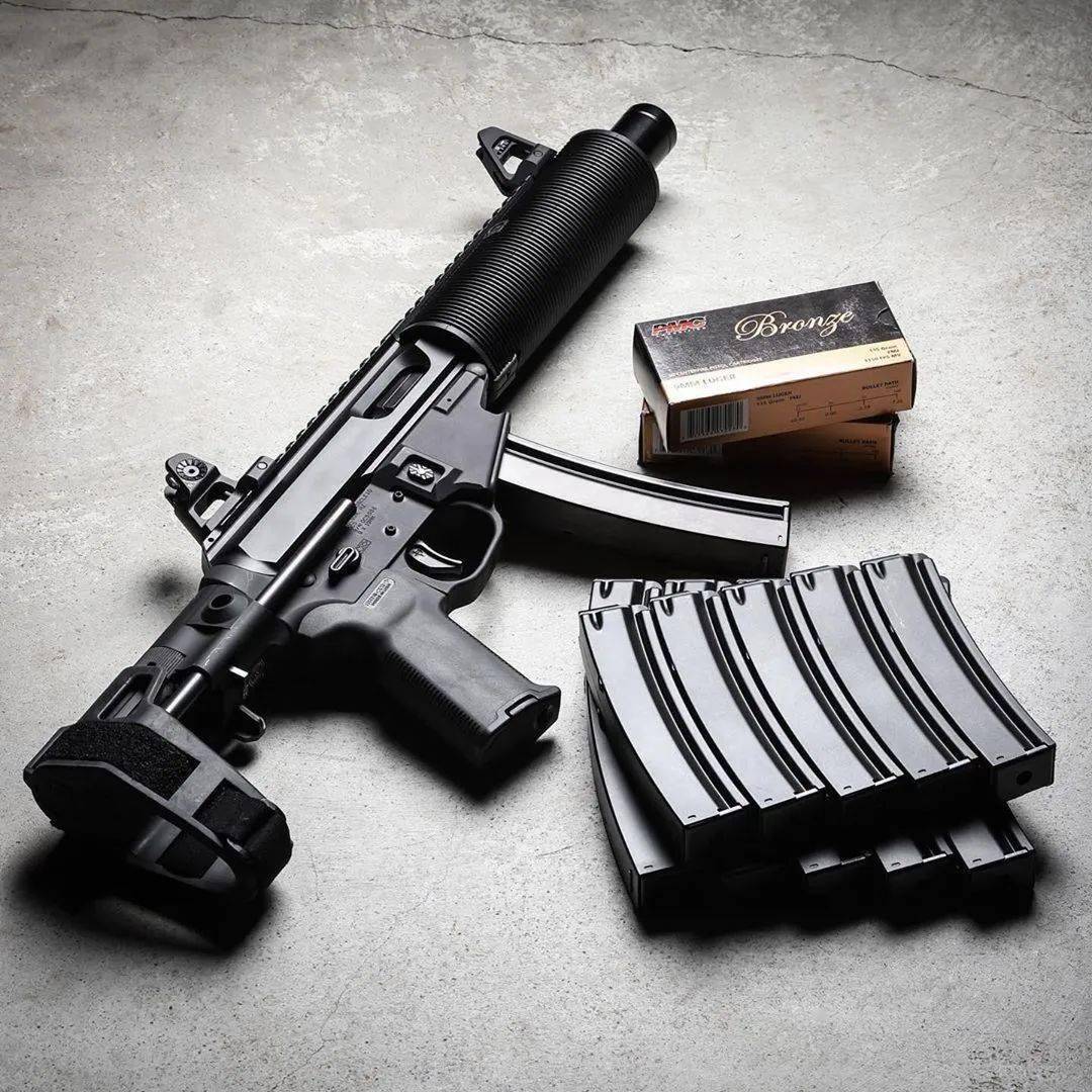 【暴躁老哥如何保持稳定输出】kci公司弹匣弹鼓美图