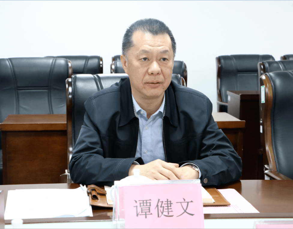 桂平市政府蒙星强副市长带队到广西船舶检验中心座谈交流