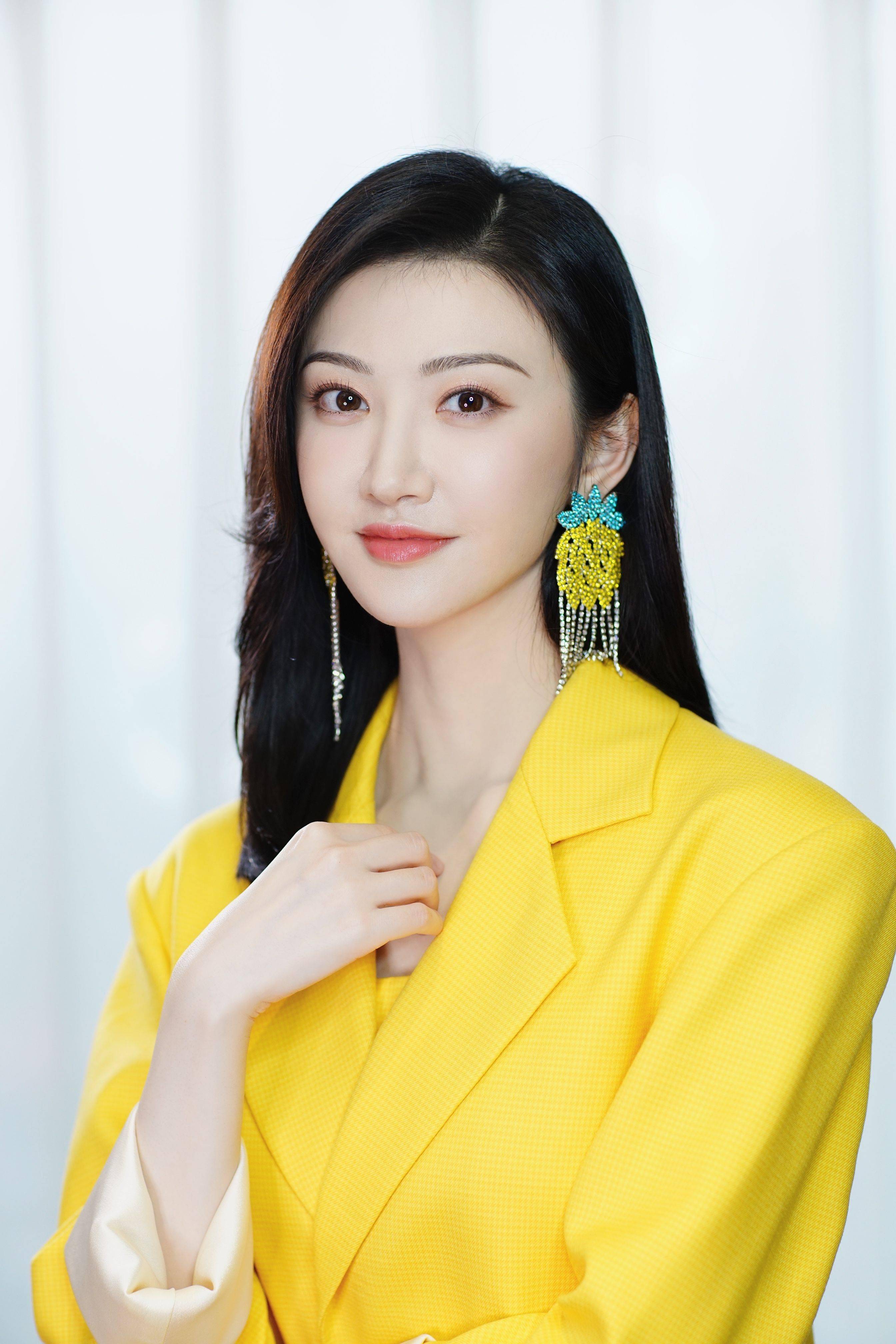 司藤小姐景甜决定走出舒适圈丨人物